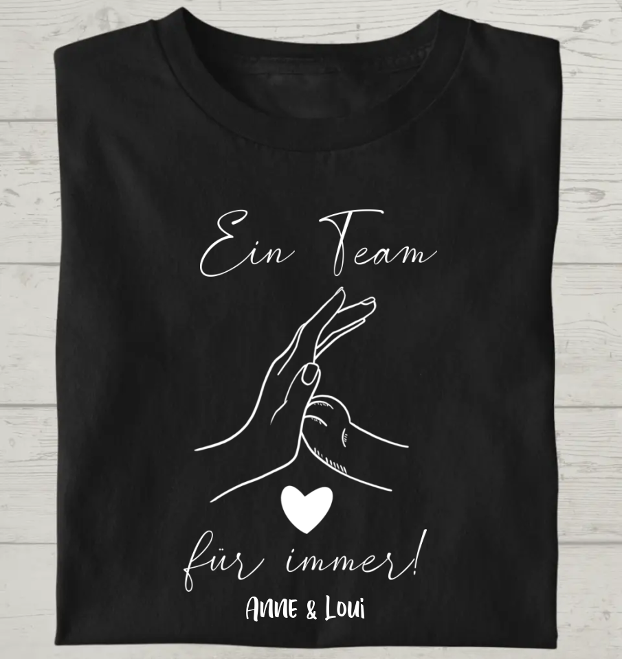 Ein Team für immer - Personalisierbares Unisex Bio T-Shirt