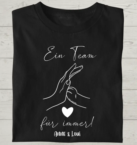 Ein Team für immer - Personalisierbares Unisex Bio T-Shirt