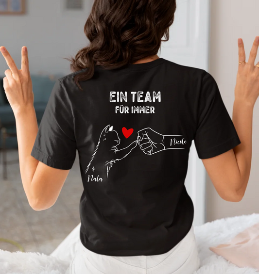 Ein Team für immer - Lady - Rückendruck - Personalisierbares Unisex Bio T-Shirt