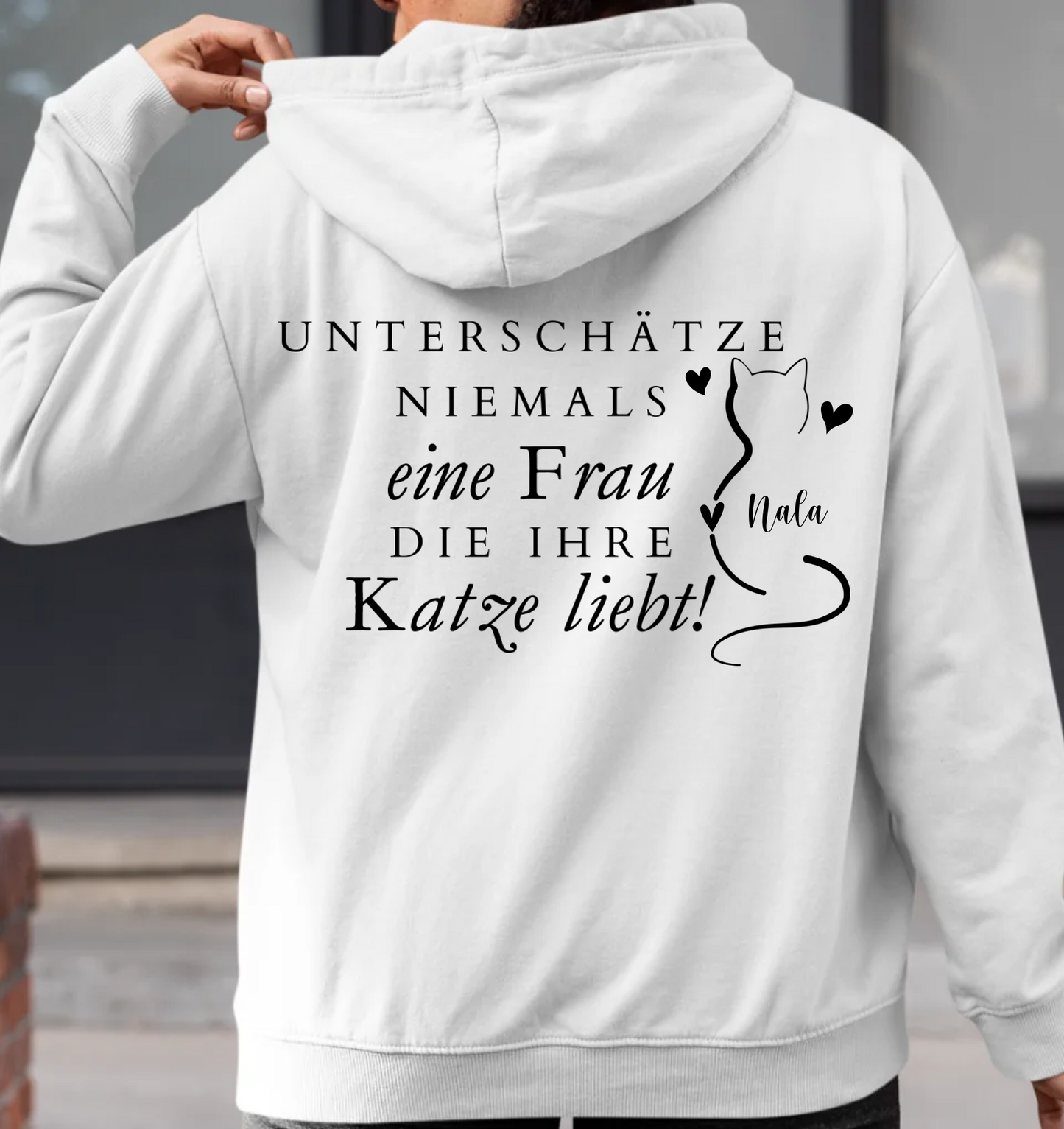 Unterschätze niemals - Rückendruck - Personalisierbarer Unisex Hoodie